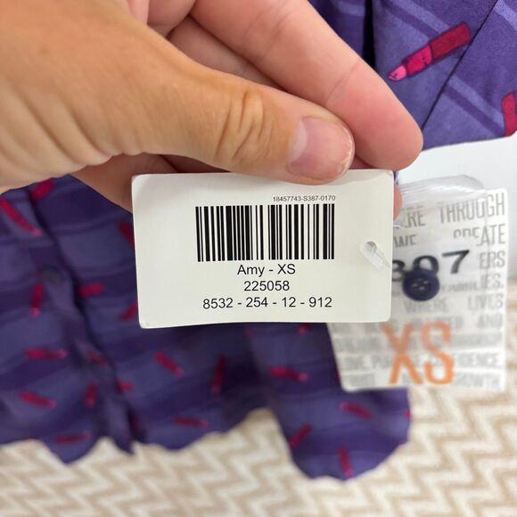 LulaRoe Amy Lipstick Print Button Front Blouse - Picture 7 of 9
